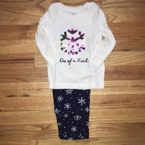 ❄️ NWT Iridescent Snowflake Sleep Outfit - 12-18 M